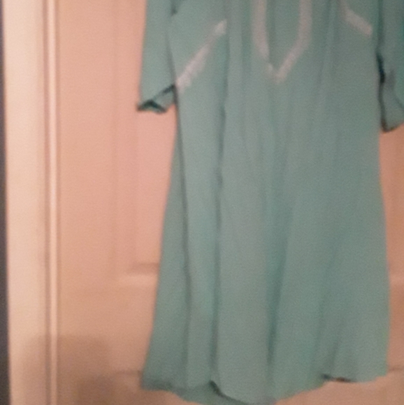 Dress - Picture 2 of 4